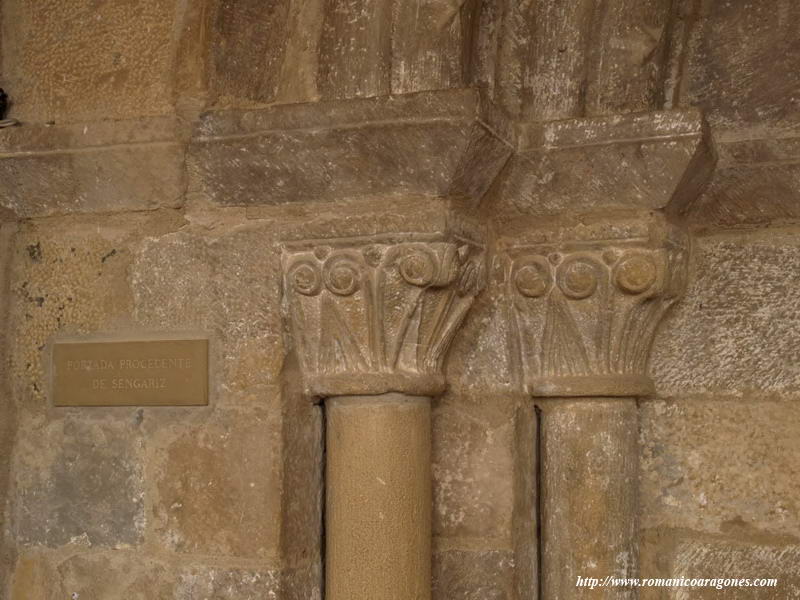 DETALLE DE SUS CAPITELES
